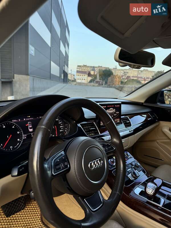 Седан Audi A8 2011 в Івано-Франківську