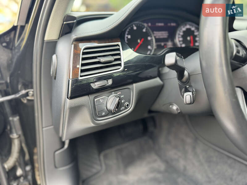 Седан Audi A8 2017 в Харькове