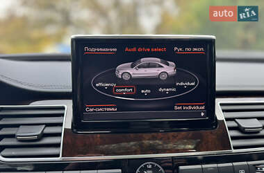 Седан Audi A8 2017 в 