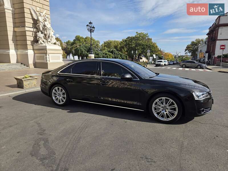 Седан Audi A8 2013 в Одессе
