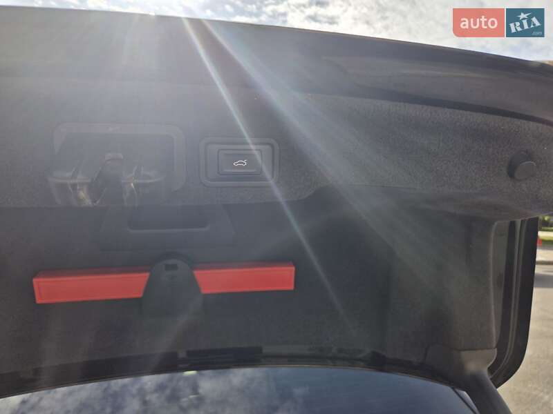 Седан Audi A8 2013 в Одессе