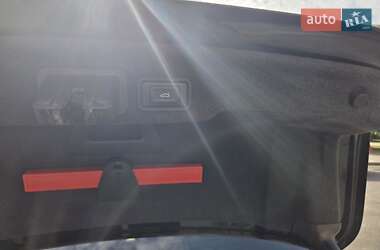 Седан Audi A8 2013 в 