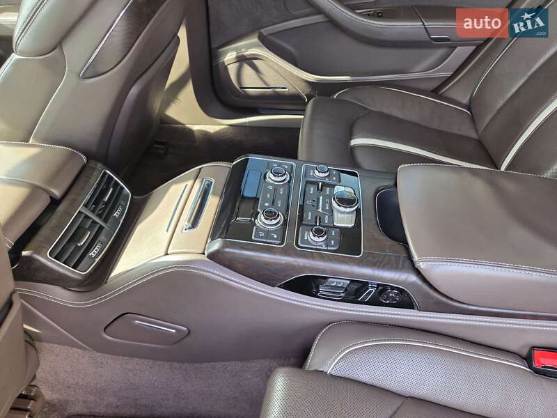 Седан Audi A8 2013 в Одессе