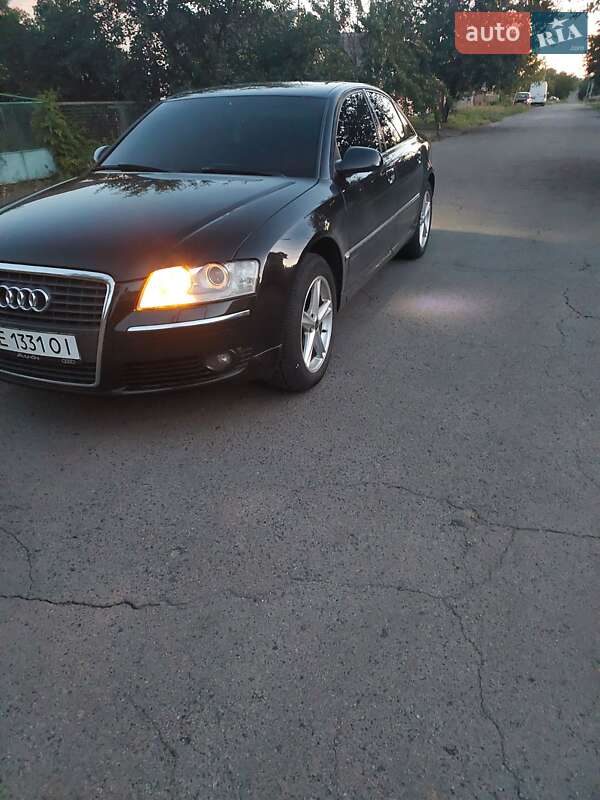 Седан Audi A8 2007 в П'ятихатках