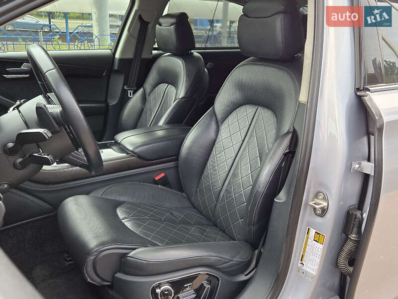 Седан Audi A8 2017 в Киеве