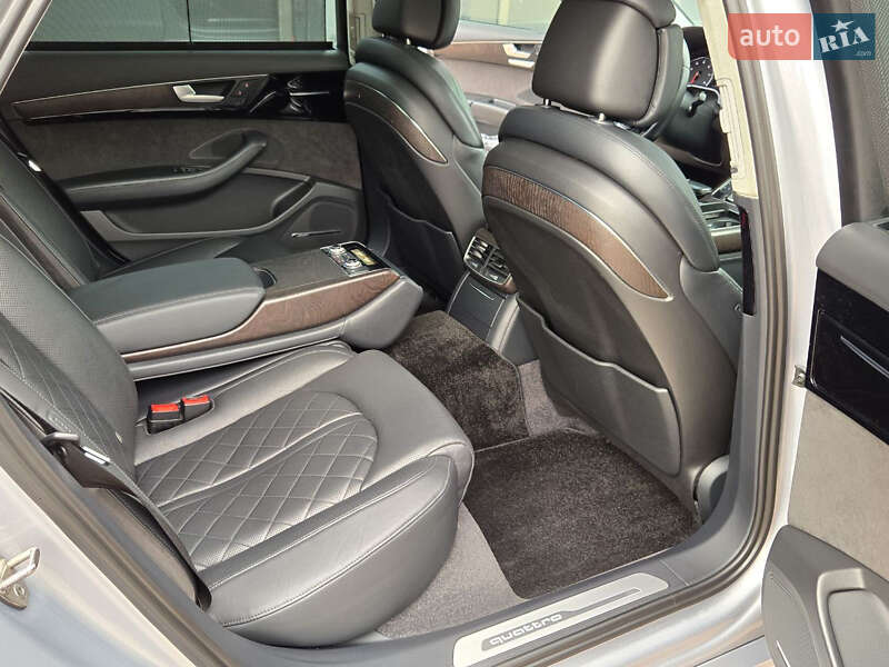 Седан Audi A8 2017 в Киеве