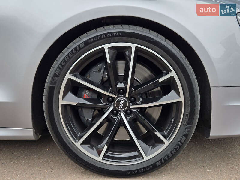 Седан Audi A8 2017 в Киеве