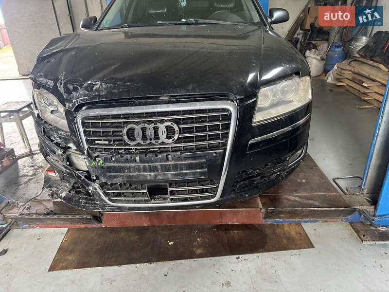Седан Audi A8 2004 в Львові