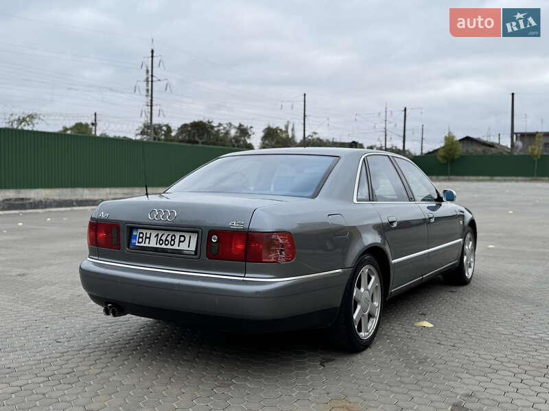 Седан Audi A8 1994 в Одессе