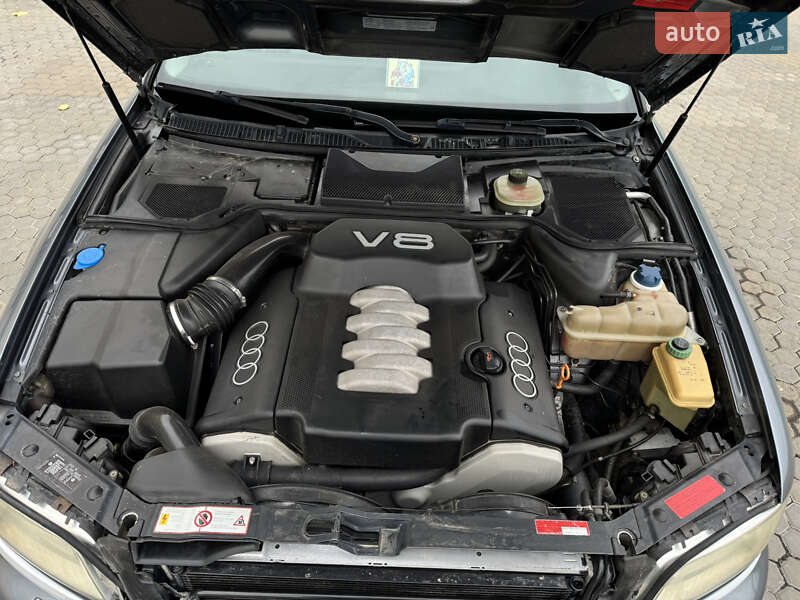 Седан Audi A8 1994 в Одессе