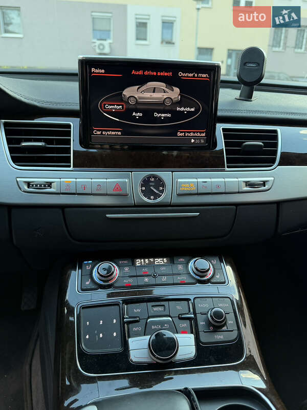 Седан Audi A8 2014 в Мукачево
