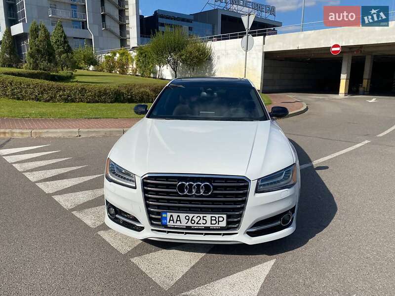 Седан Audi A8 2015 в Киеве
