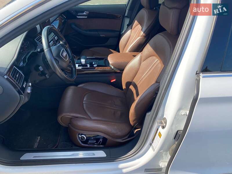 Седан Audi A8 2015 в Киеве