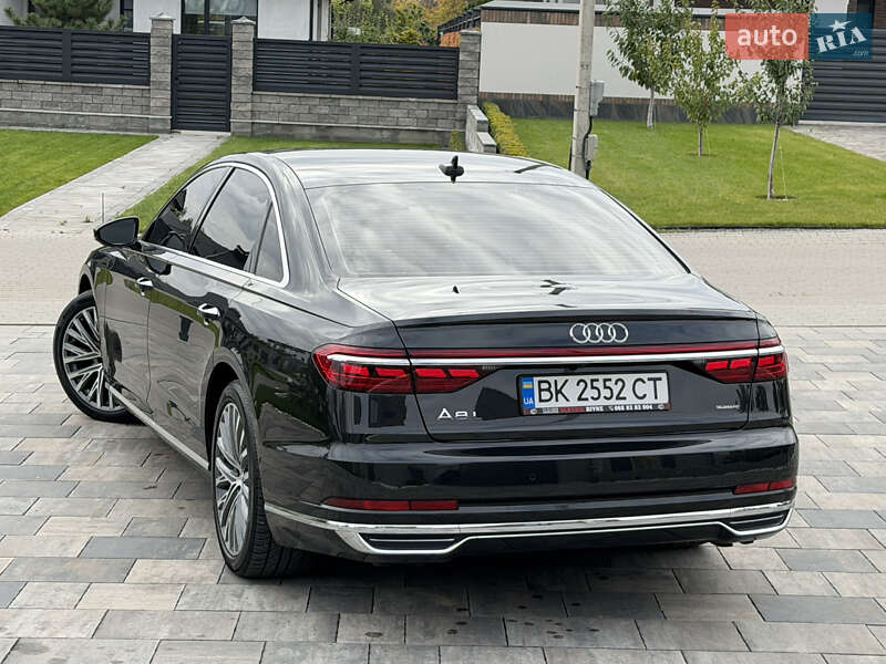 Седан Audi A8 2018 в Ровно