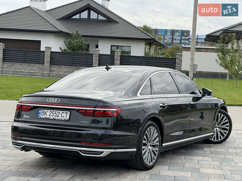 Седан Audi A8 2018 в Ровно