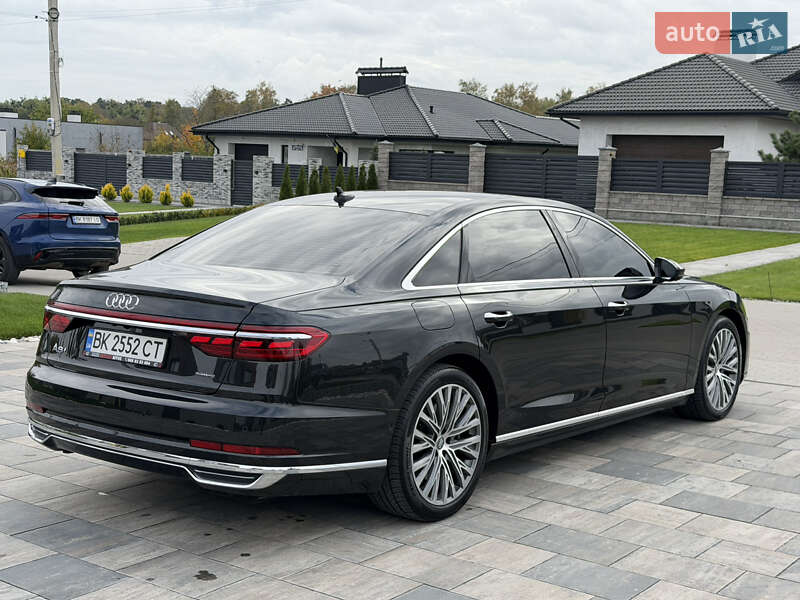 Седан Audi A8 2018 в Ровно