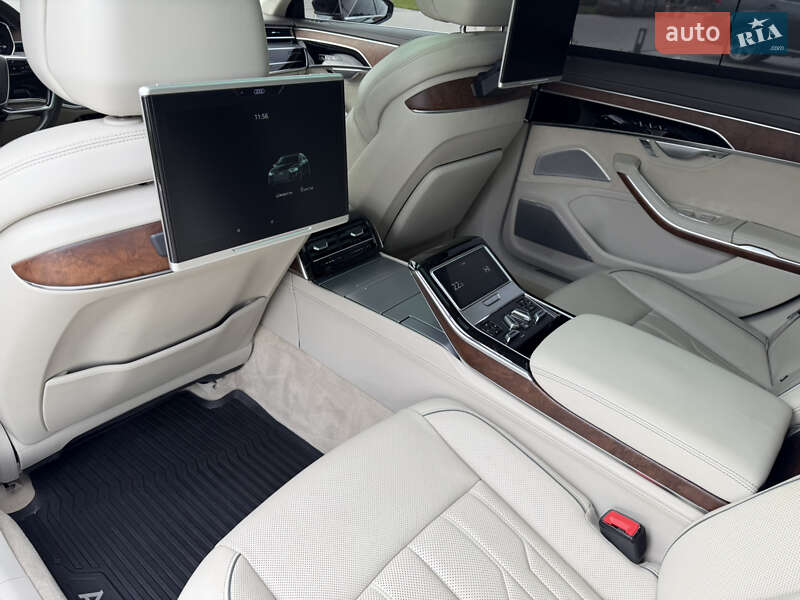 Седан Audi A8 2018 в Ровно