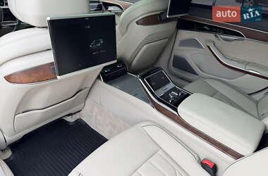 Седан Audi A8 2018 в 