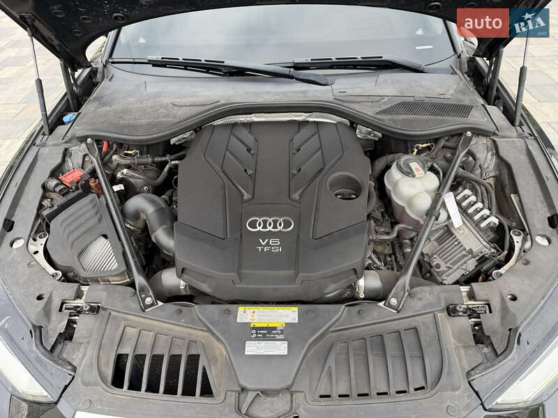 Седан Audi A8 2018 в Ровно