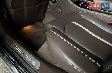 Седан Audi A8 2012 в 