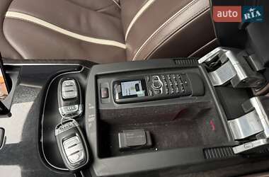 Седан Audi A8 2012 в 