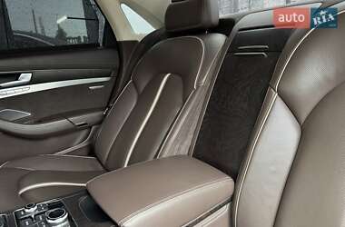 Седан Audi A8 2012 в 