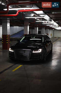 Седан Audi A8 2013 в Ізмаїлі