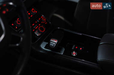 Седан Audi A8 2013 в Ізмаїлі