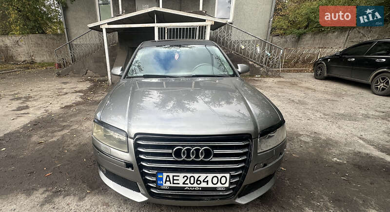 Седан Audi A8 2004 в Кривому Розі