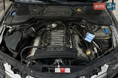 Седан Audi A8 2004 в Кривом Роге