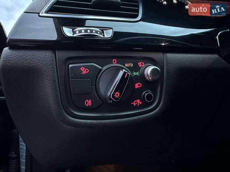 Седан Audi A8 2015 в Києві фото 17 Седан Audi A8 2015 в Києві