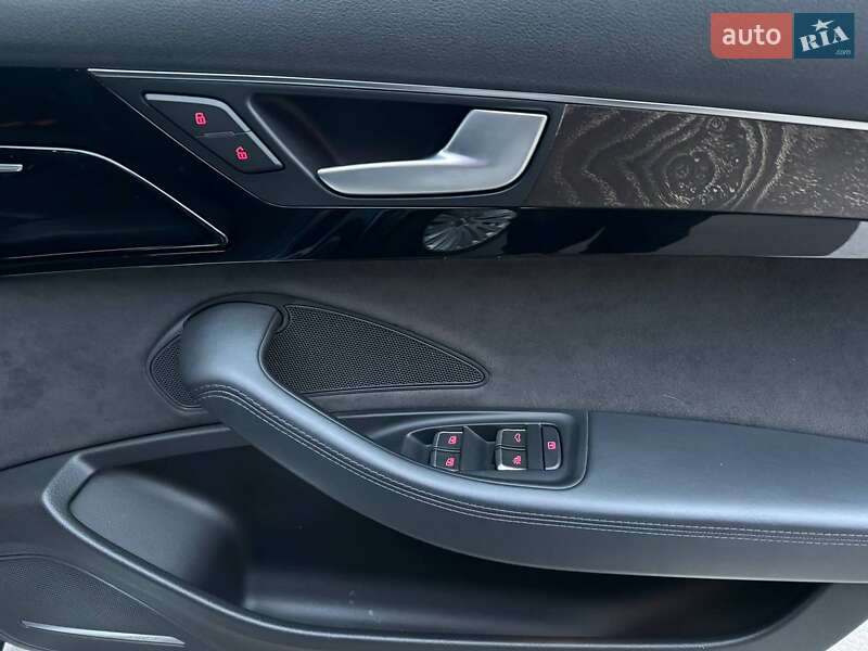Седан Audi A8 2015 в Києві фото 25 Седан Audi A8 2015 в Києві