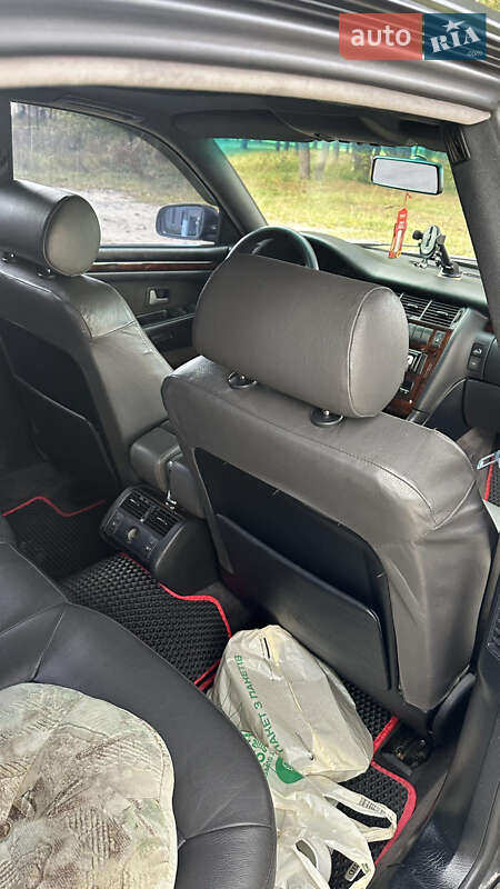 Седан Audi A8 1995 в Славуте