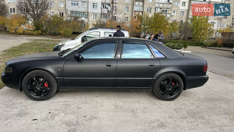 Седан Audi A8 1995 в Славуте