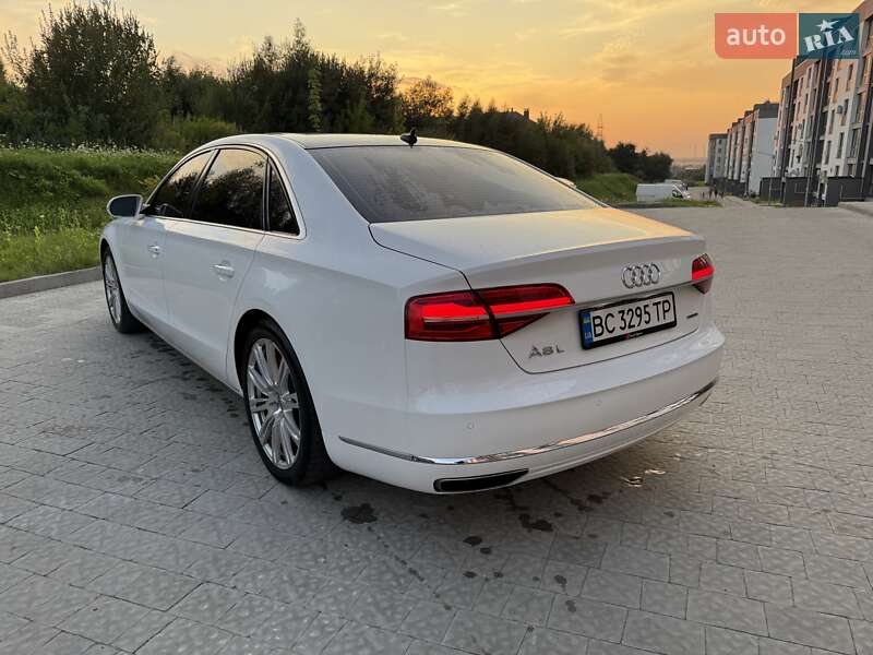 Седан Audi A8 2015 в Львове