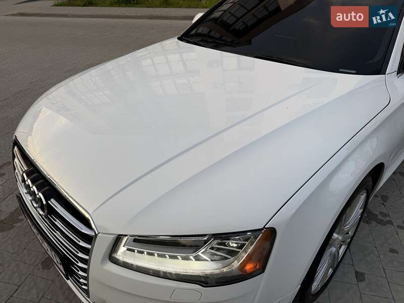 Седан Audi A8 2015 в Львове