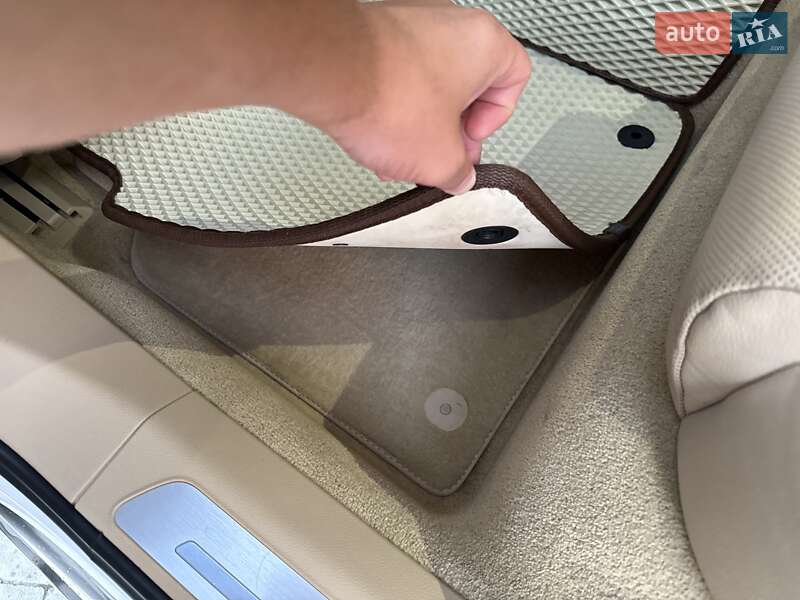 Седан Audi A8 2015 в Львове