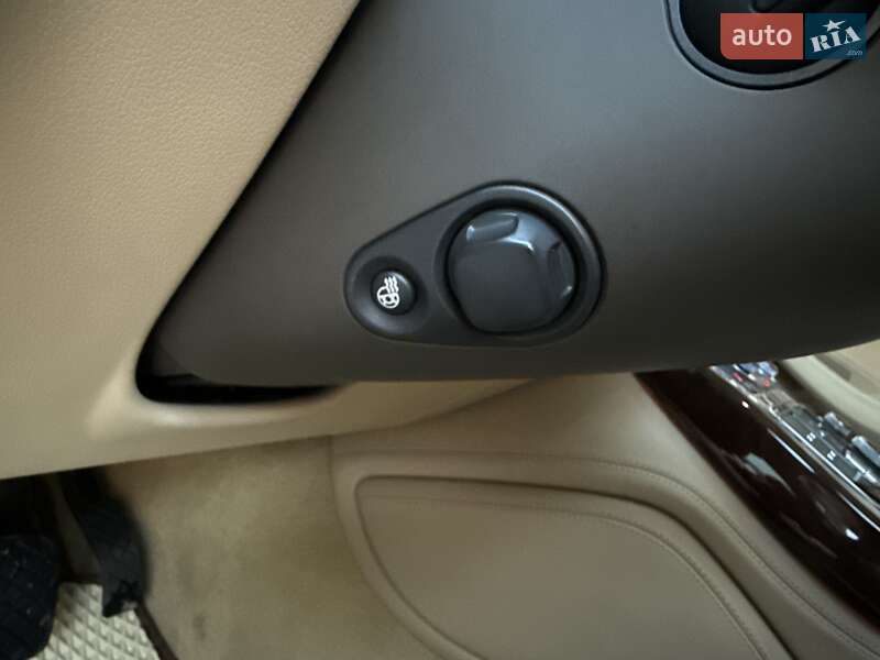 Седан Audi A8 2015 в Львове