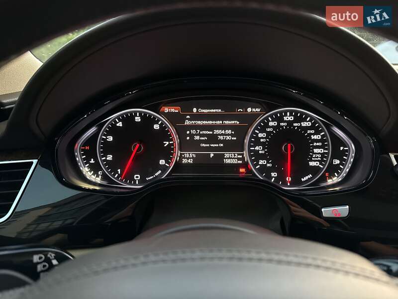 Седан Audi A8 2015 в Львове