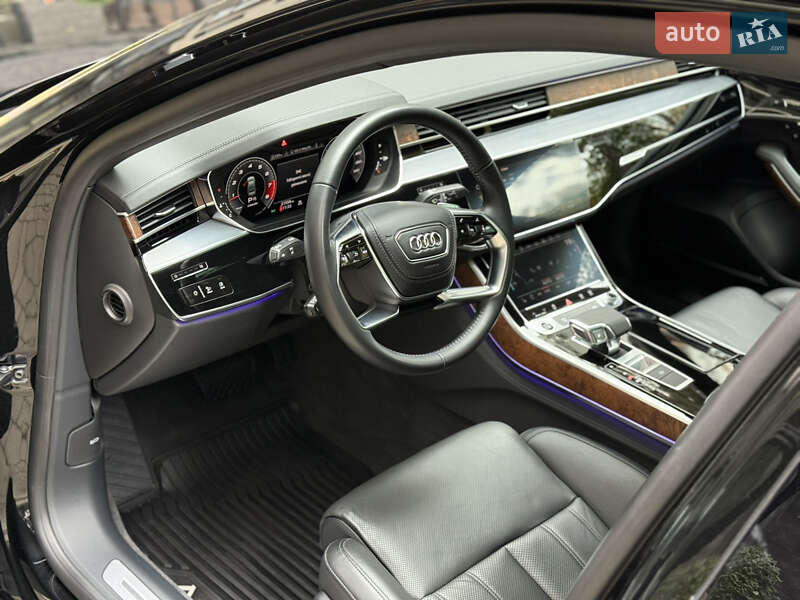 Седан Audi A8 2021 в Києві
