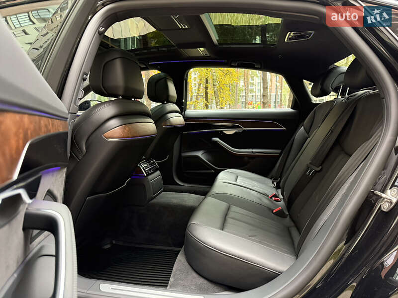 Седан Audi A8 2021 в Києві