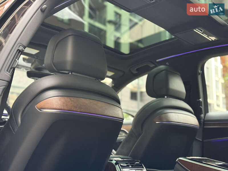 Седан Audi A8 2021 в Києві