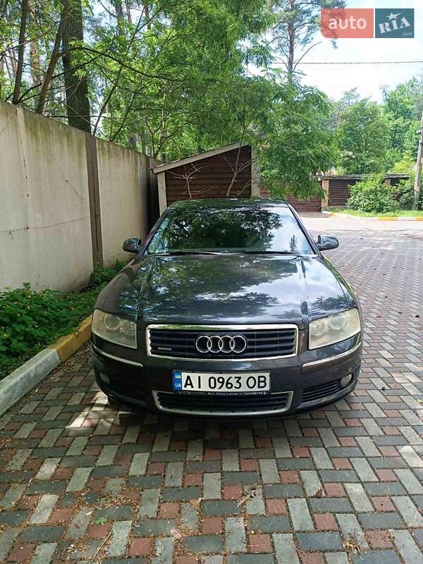 Седан Audi A8 2003 в Буче