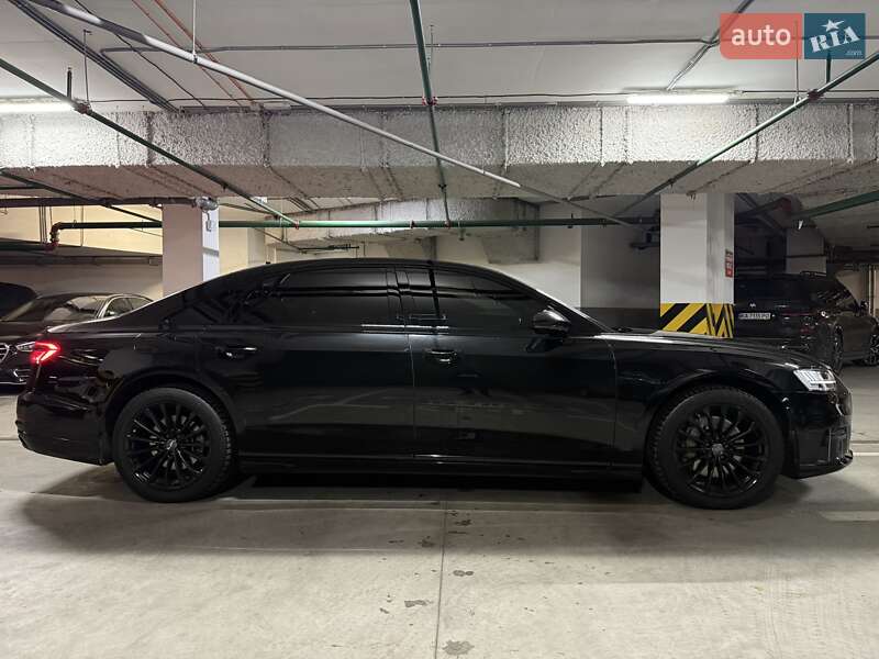 Седан Audi A8 2021 в Києві
