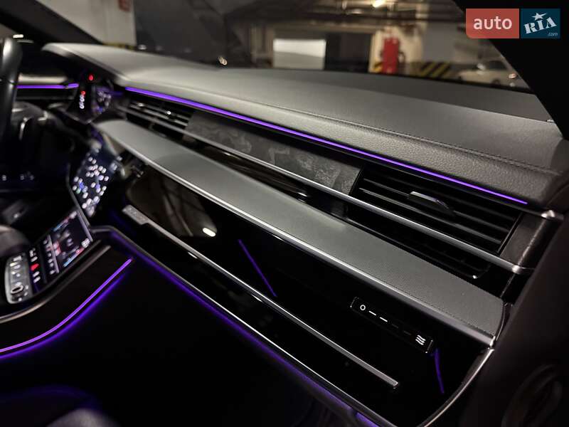 Седан Audi A8 2021 в Києві