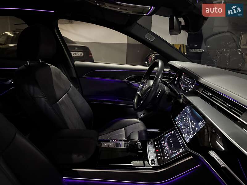 Седан Audi A8 2021 в Києві