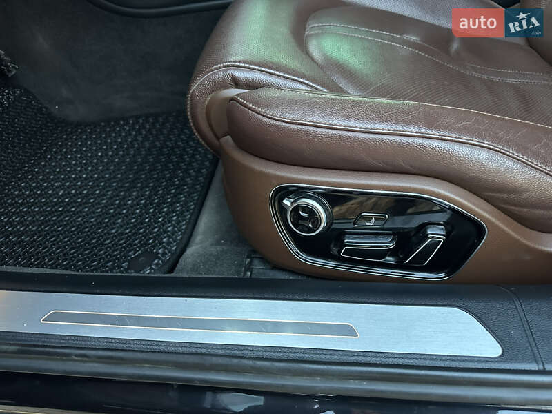 Седан Audi A8 2013 в Тернополе