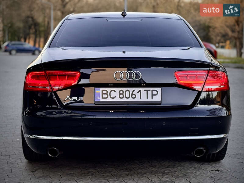 Седан Audi A8 2013 в Львове