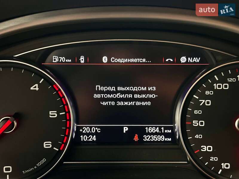 Седан Audi A8 2013 в Львове