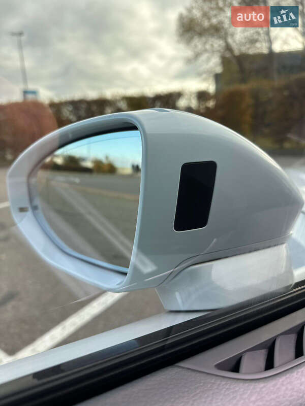 Седан Audi A8 2020 в Киеве